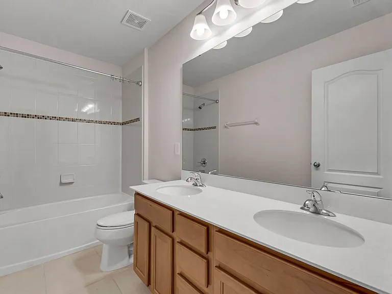 569 Bethesda Ct — Photo 14