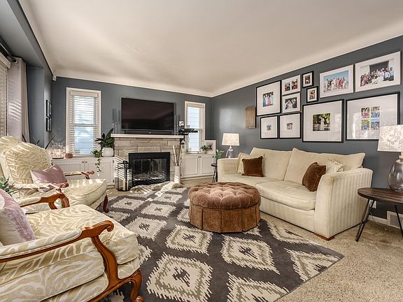 3rd image of 2019 Dorchester Ave