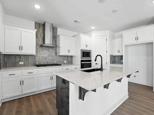 20668 Skyview Ln, Spring Hill, KS 66083