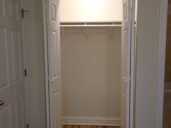 4th image of 1059 W Thorndale Ave APT G