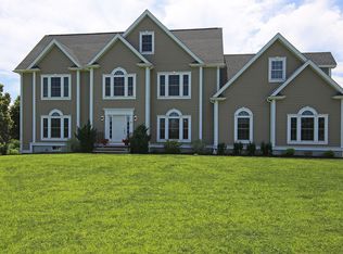 6 Amber Dr, Wrentham, MA 02093