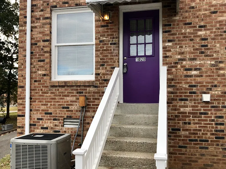 1020 Hickory Hill Ln — Photo 11