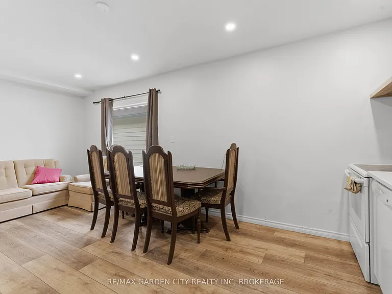 25 Pelham Rd #UPPER — Photo 11