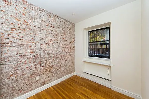 Rented by Icon Realty Management | media 7