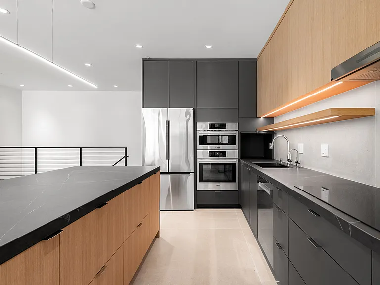 660 Carolina St — Photo 10