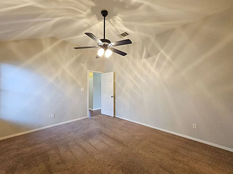 4107 Barrington Trl — Photo 8