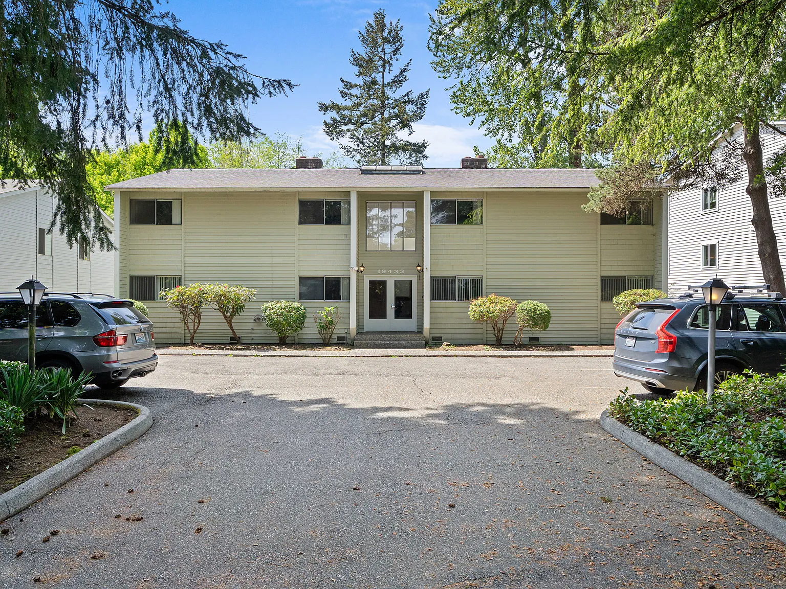 2 bed, 1.0 bath, 910 sqft, $1,850 — Photo 2