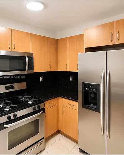 16851 NE 35th Ave #27 Photo 1