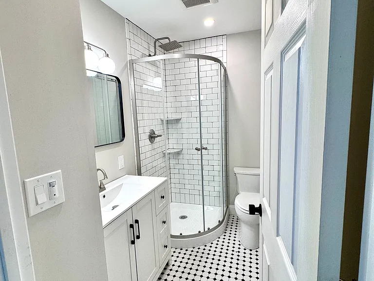 883 Park Ave — Photo 13