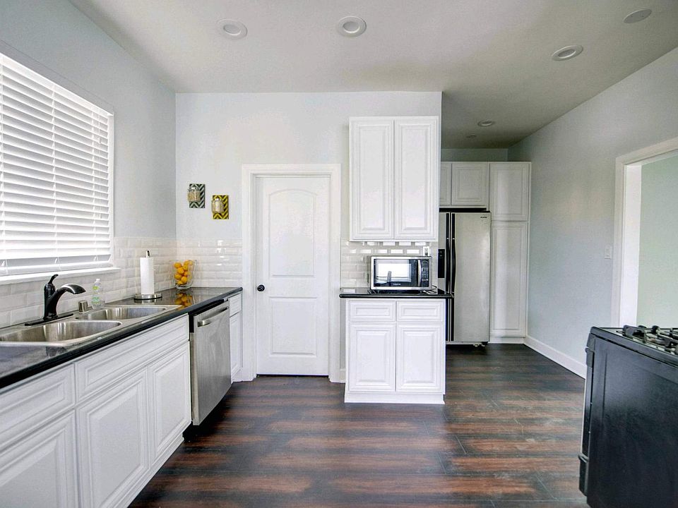 1st image of 4073 W 21st St