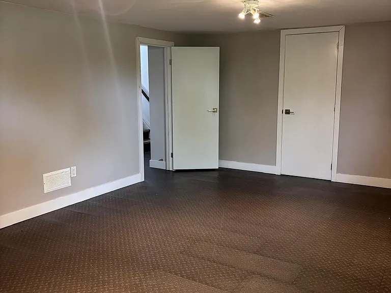 73 Farmbrook Rd #BASEMENT — Photo 5