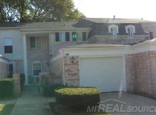 185 Canterbury Trail Dr, Rochester, MI 48309