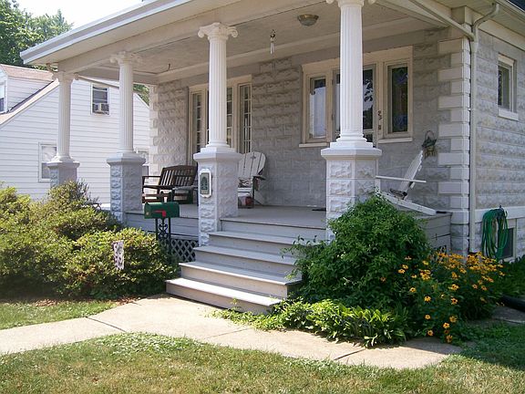 Front porch with original columns