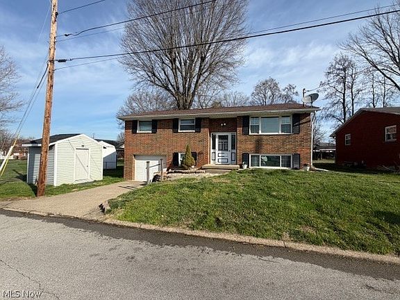 2nd image of 2111 Indiana St