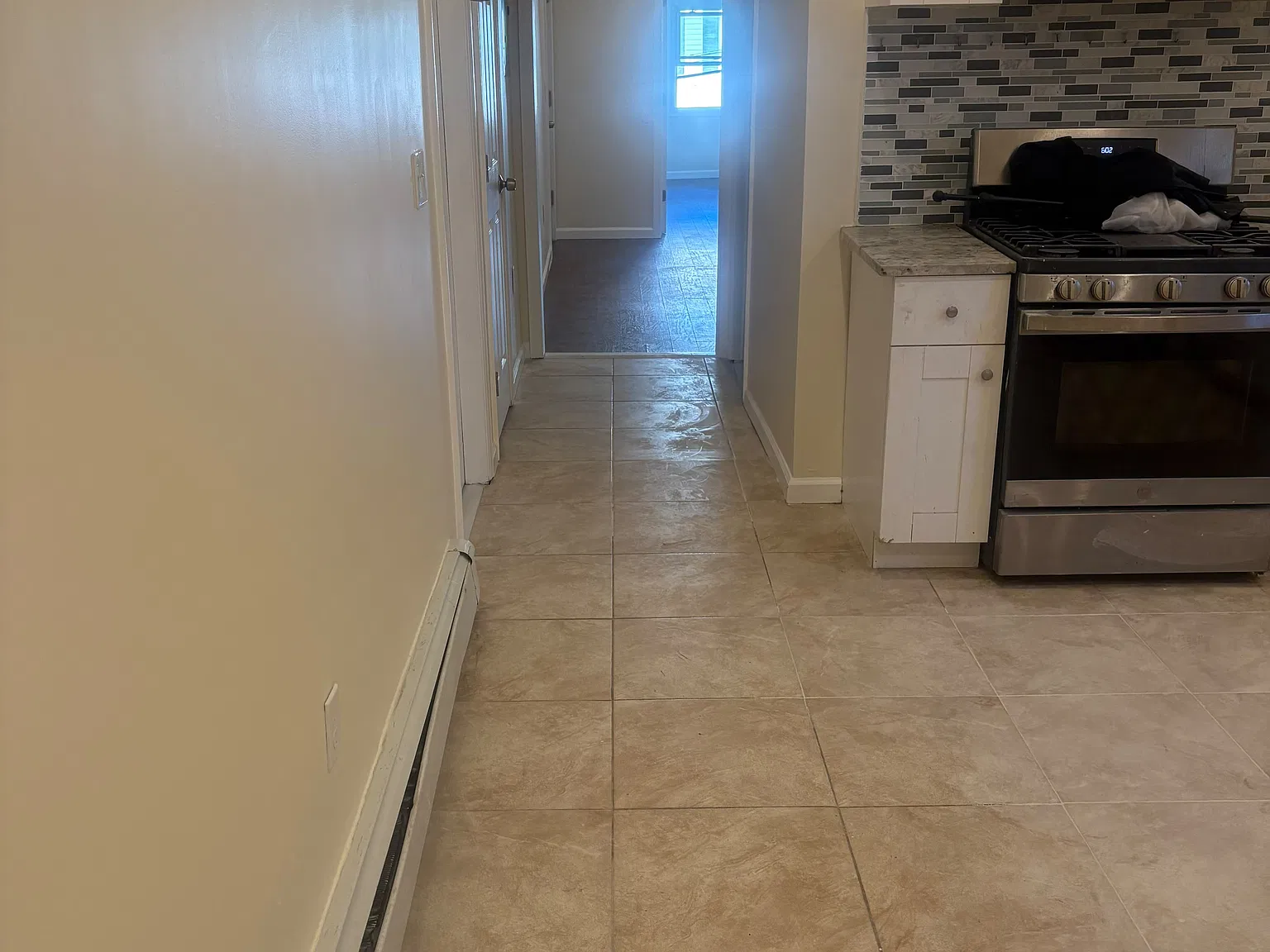 4 bed, $2,700 — Photo 4