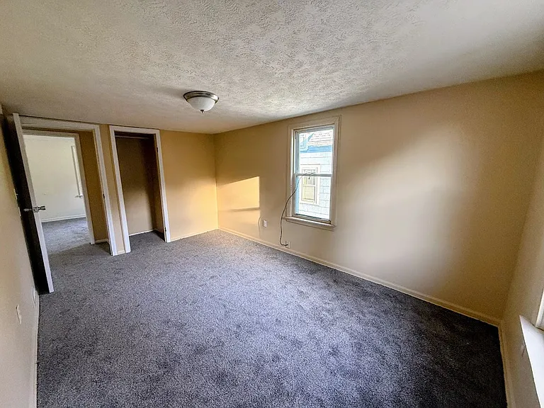 1055 Beardsley St — Photo 9