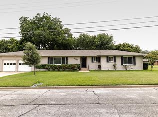 2201 Lake Ridge Cir, Waco, TX 76710