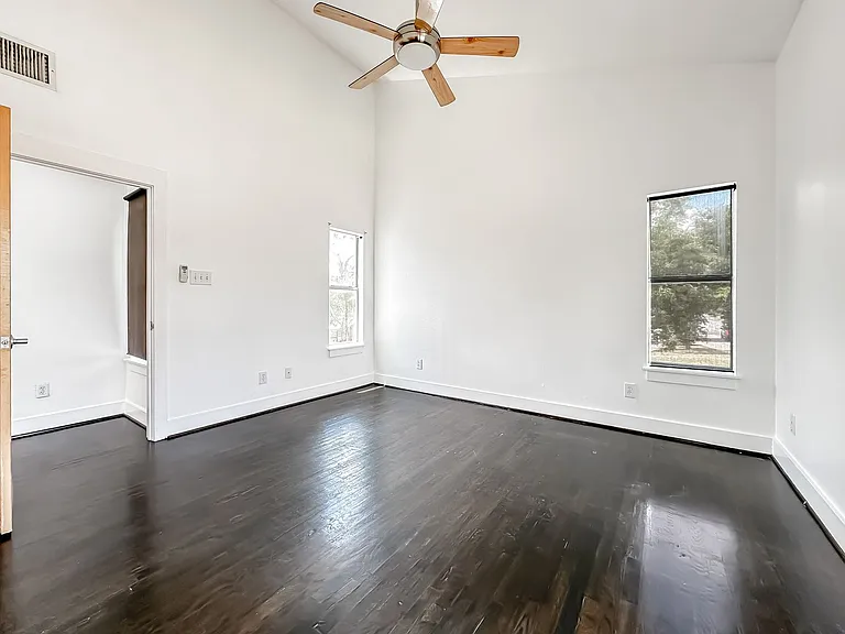 417 S Beacon St — Photo 18