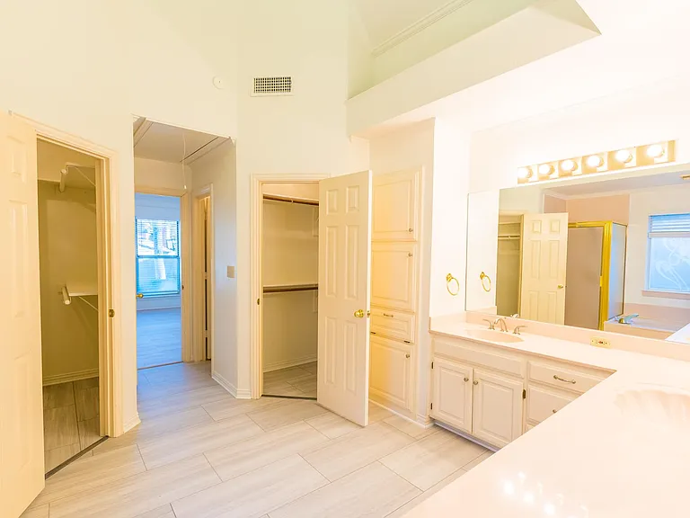 2411 Cross Timbers Trl — Photo 17