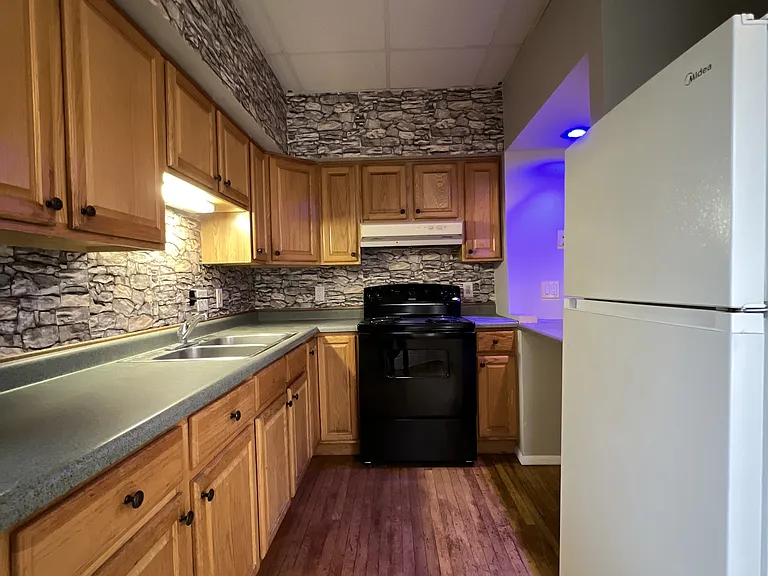697 Wilson Ave #1 — Photo 8