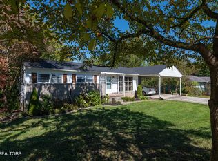 401 W Ridgecrest Dr, Kingston, TN 37763