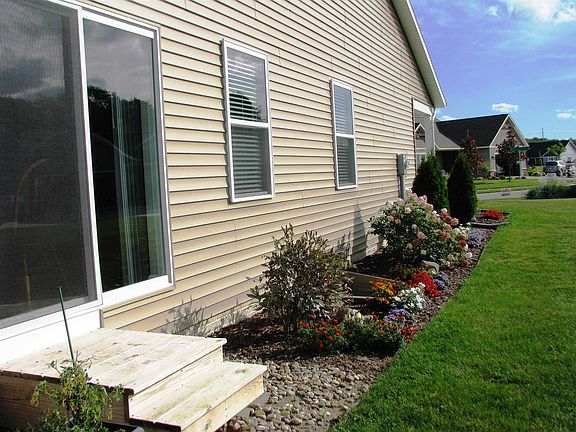 4th image of 1643 Clover Creek Ln