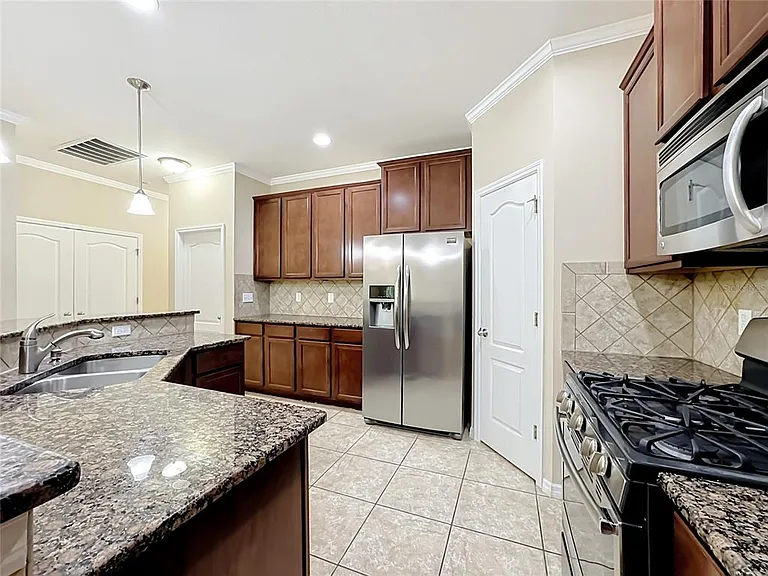 7434 Surrey Pines Dr — Photo 16