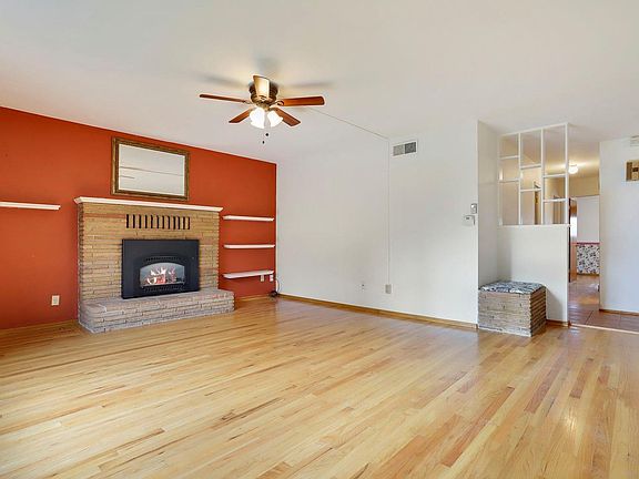 5th image of 625 Sturla St