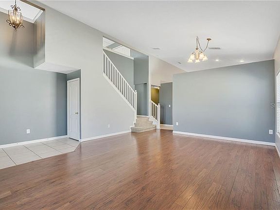 4th image of 223 Clydesdale Cir