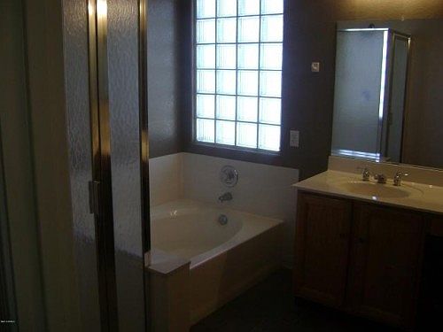 4th image of 2303 E Anchor Dr