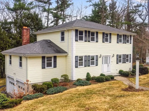 16 Eastmount Rd, Medfield, MA 02052