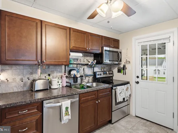 216 Grant St, Parkesburg, PA 19365