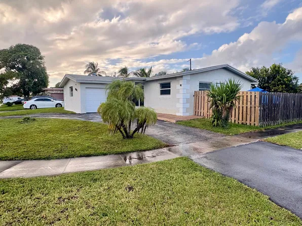 8361 NW 27th Pl, Sunrise, FL 33322