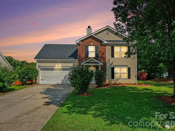 3236 Steve Chapman Dr, Charlotte, NC 28217