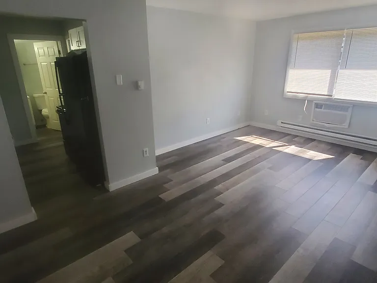 919 Gould St #6 — Photo 1