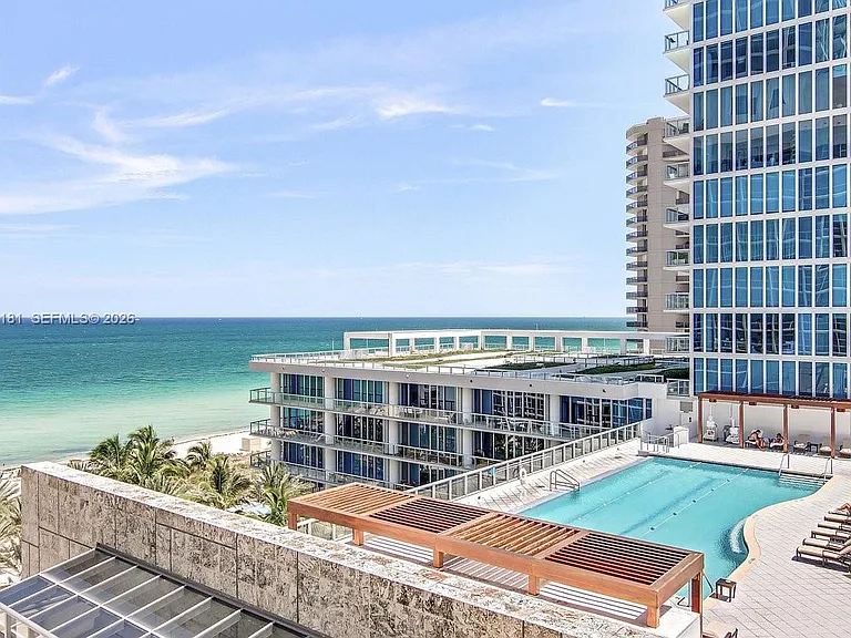 6801 Collins Ave #LPH05 — Photo 27