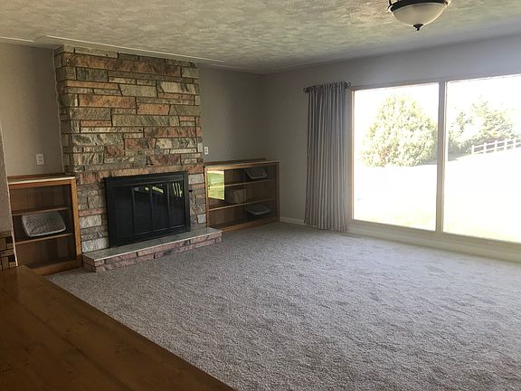 Livingroom from kitchen