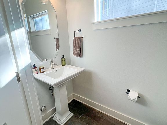 1st Floor: Half Bath