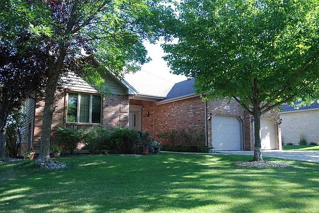 486 Senon Dr photo 1