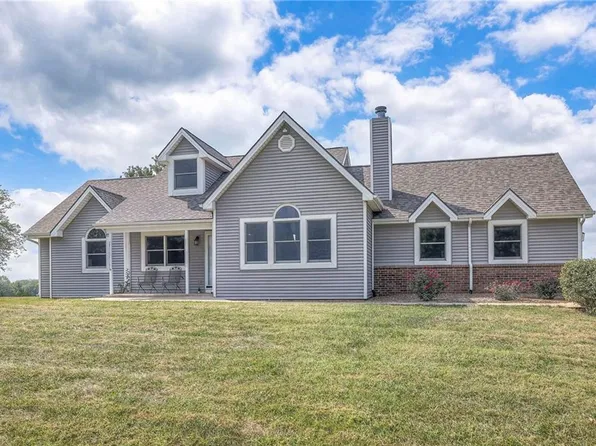 29300 Victory Rd, Paola, KS 66071