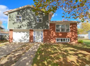 420 E Jefferson St, Auburn, IL 62615