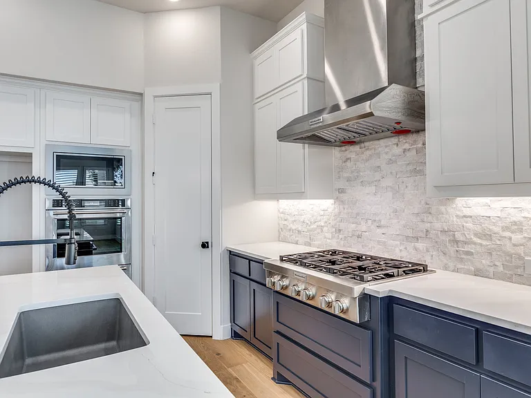 15522 Cormorant St — Photo 5