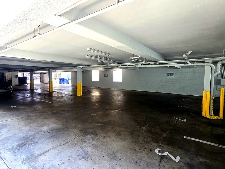 2251 Crenshaw Blvd #1 — Photo 17