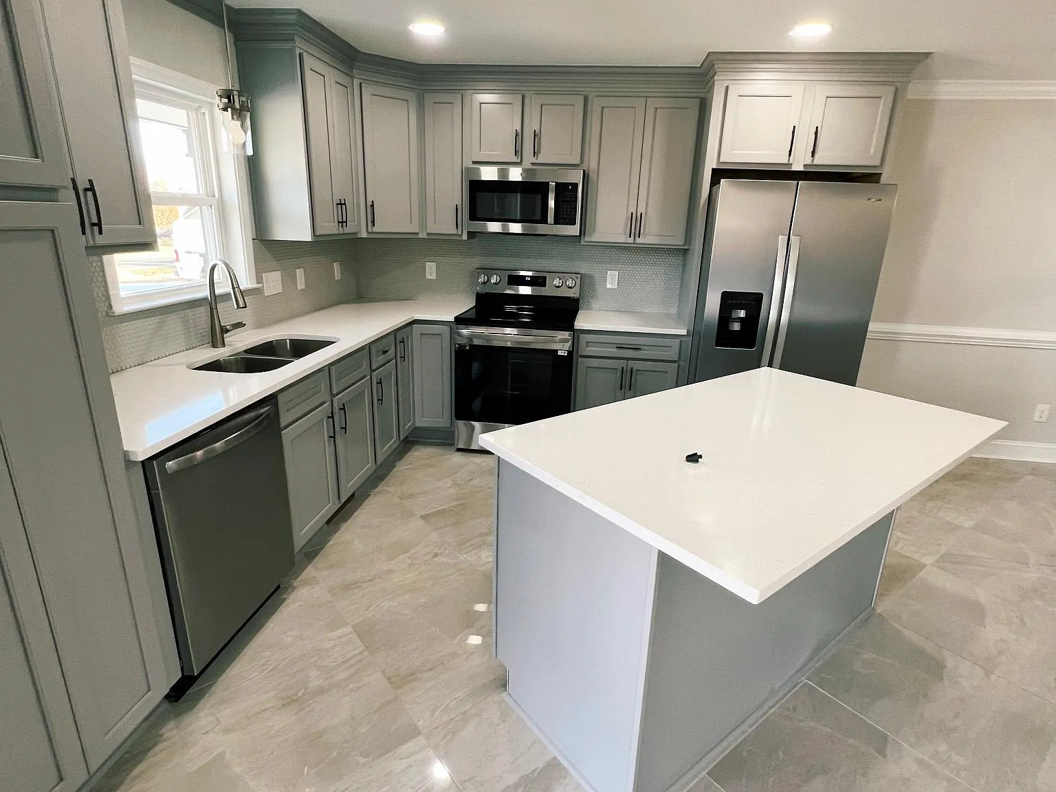 3 bed, 1.5 bath, 1125 sqft, $1,650 — Photo 3