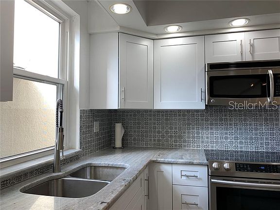 4th image of 5202 Cypress Creek Dr #107