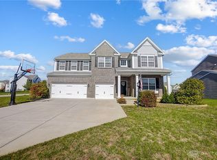 1560 Amberley Ct, Xenia, OH 45385