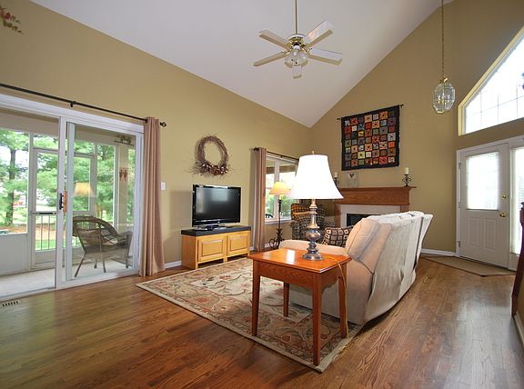 3rd image of 2031 Tamahawk Ln #2031