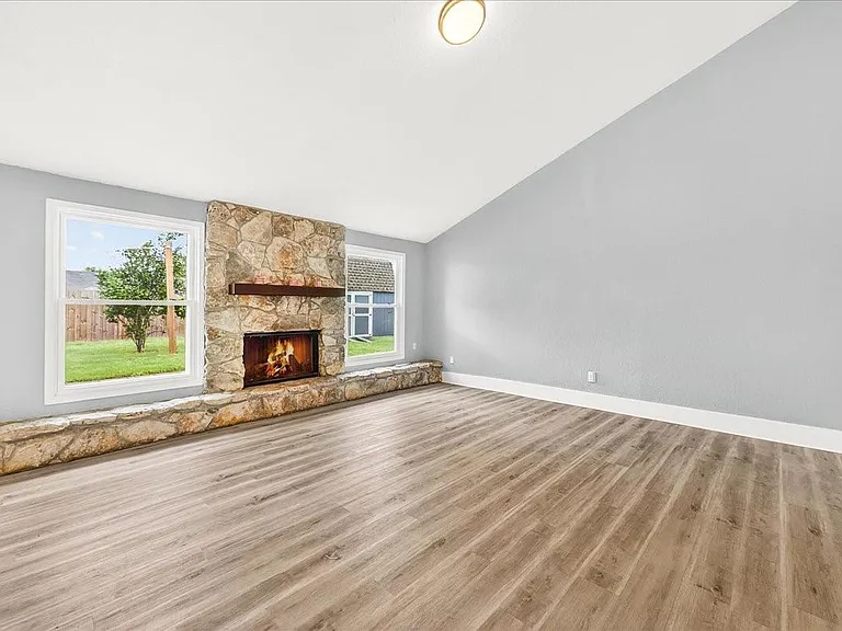 1749 Dawn Breeze Dr — Photo 4