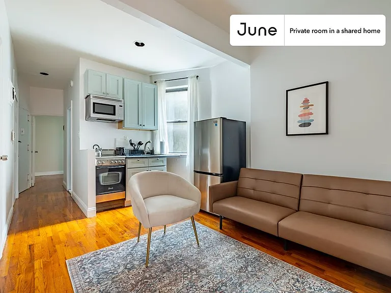 611 E 11th St #B — Photo 9