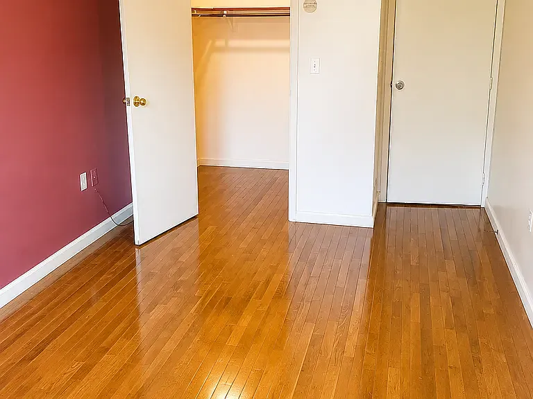 302 Hart St #3 — Photo 5